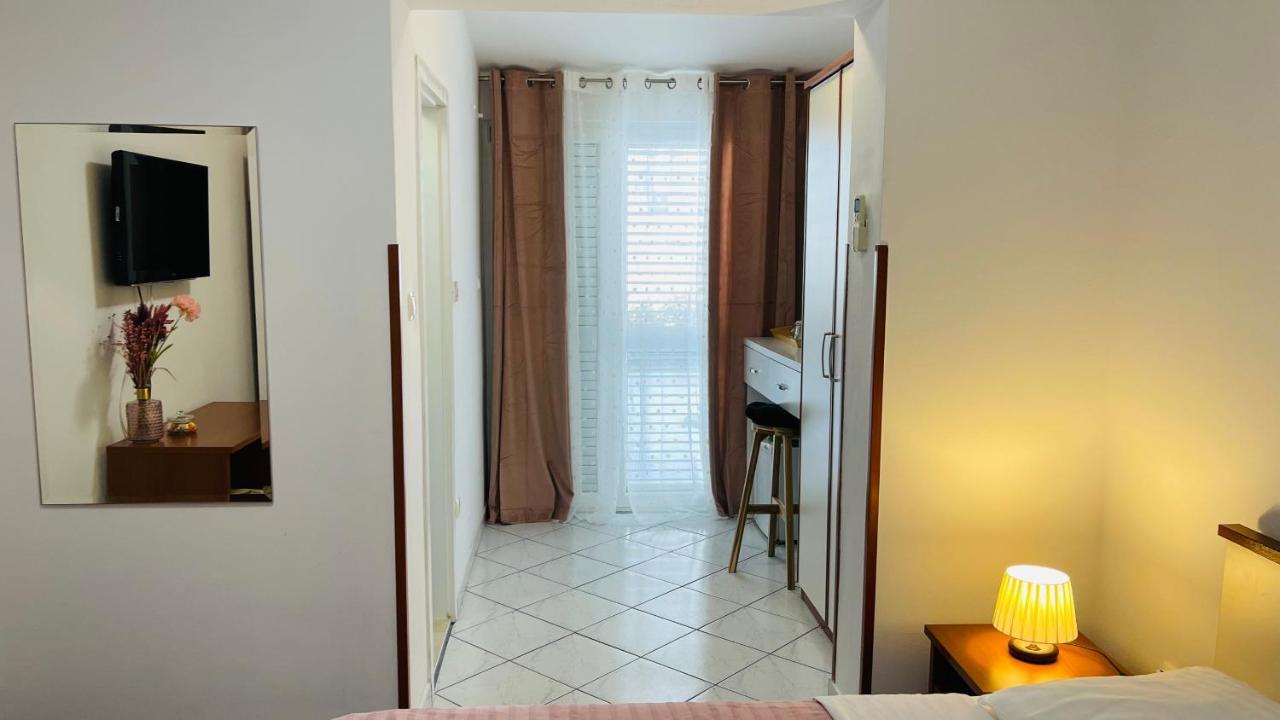 Apartmens And Rooms Madunic V Split Exterior photo
