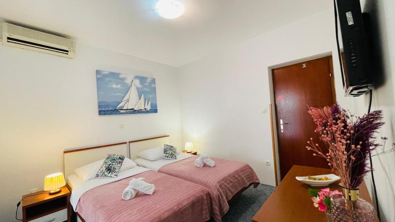 Apartmens And Rooms Madunic V Split Exterior photo
