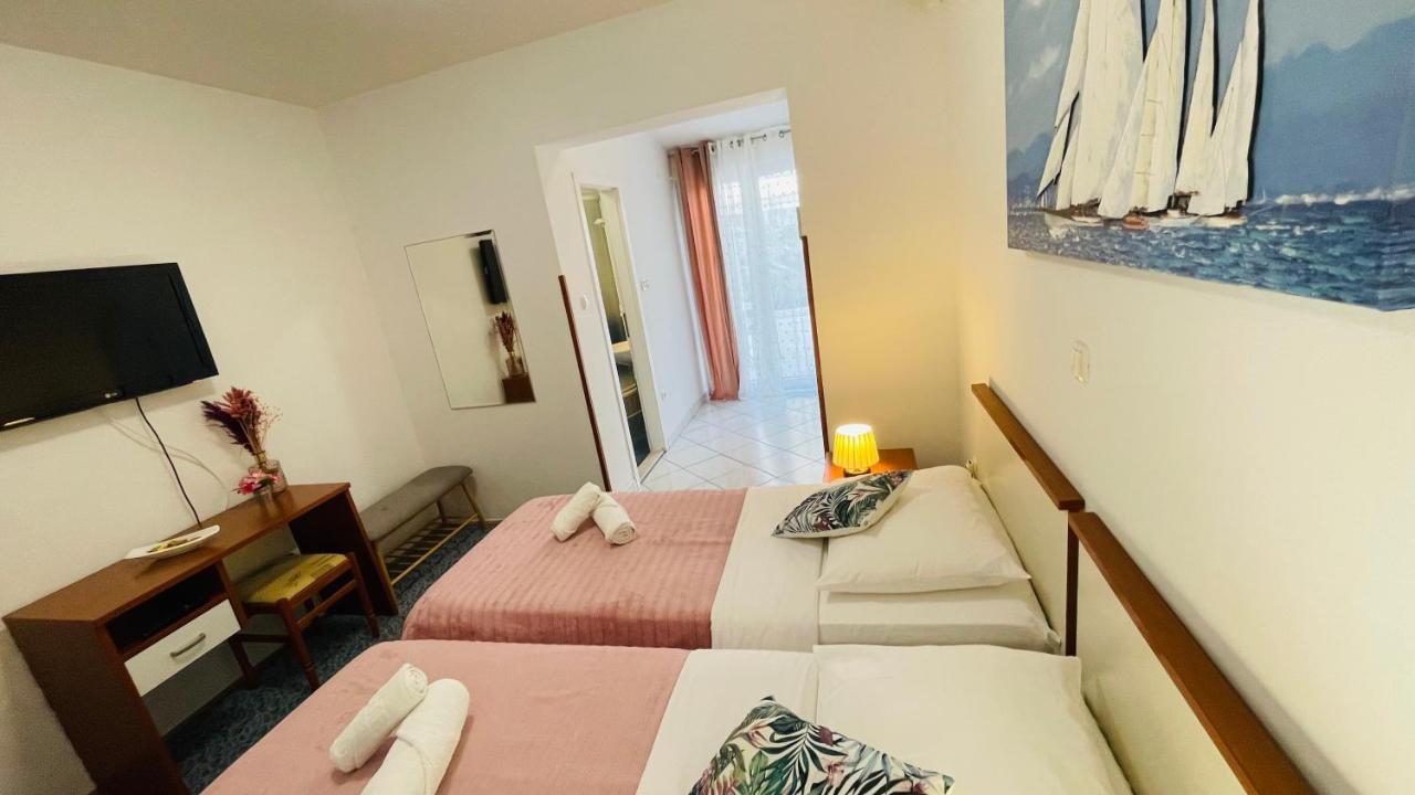 Apartmens And Rooms Madunic V Split Exterior photo